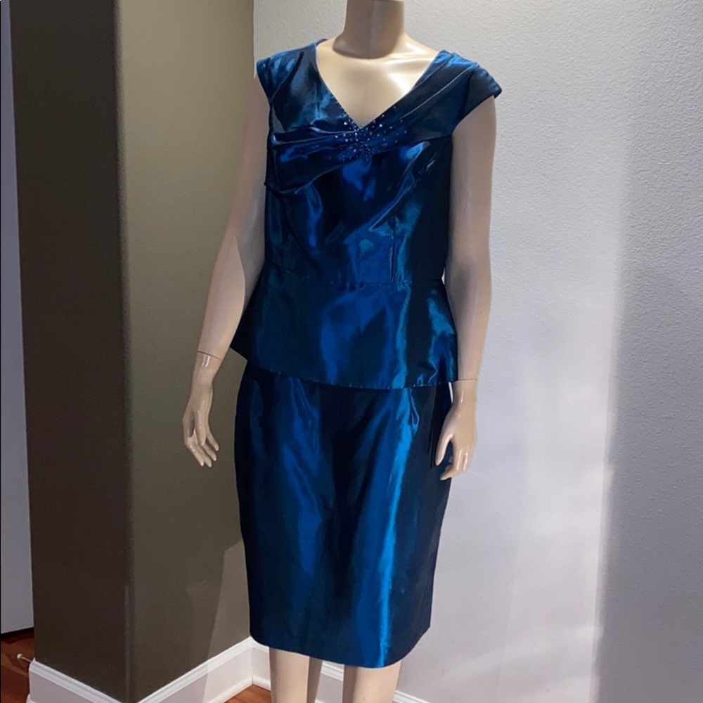 Two piece short sleeve party dress size 16
